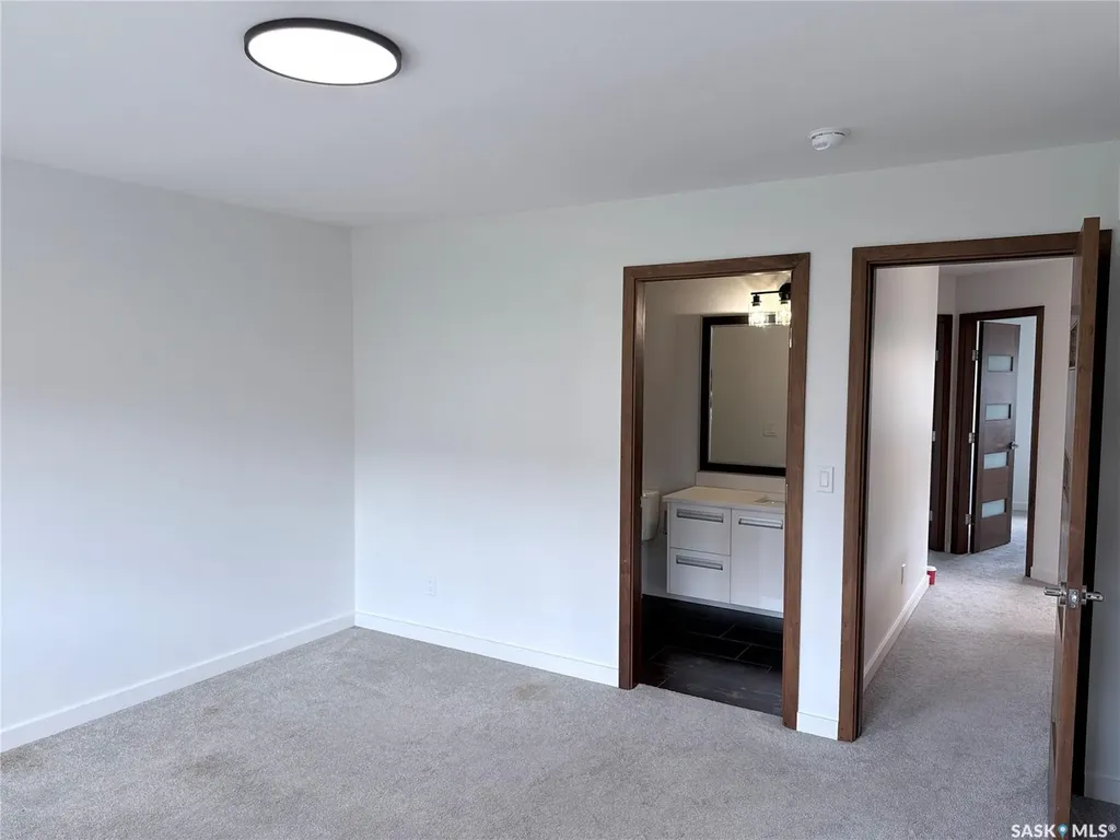 147 Tweed Lane Saskatoon SK S7V 0K1