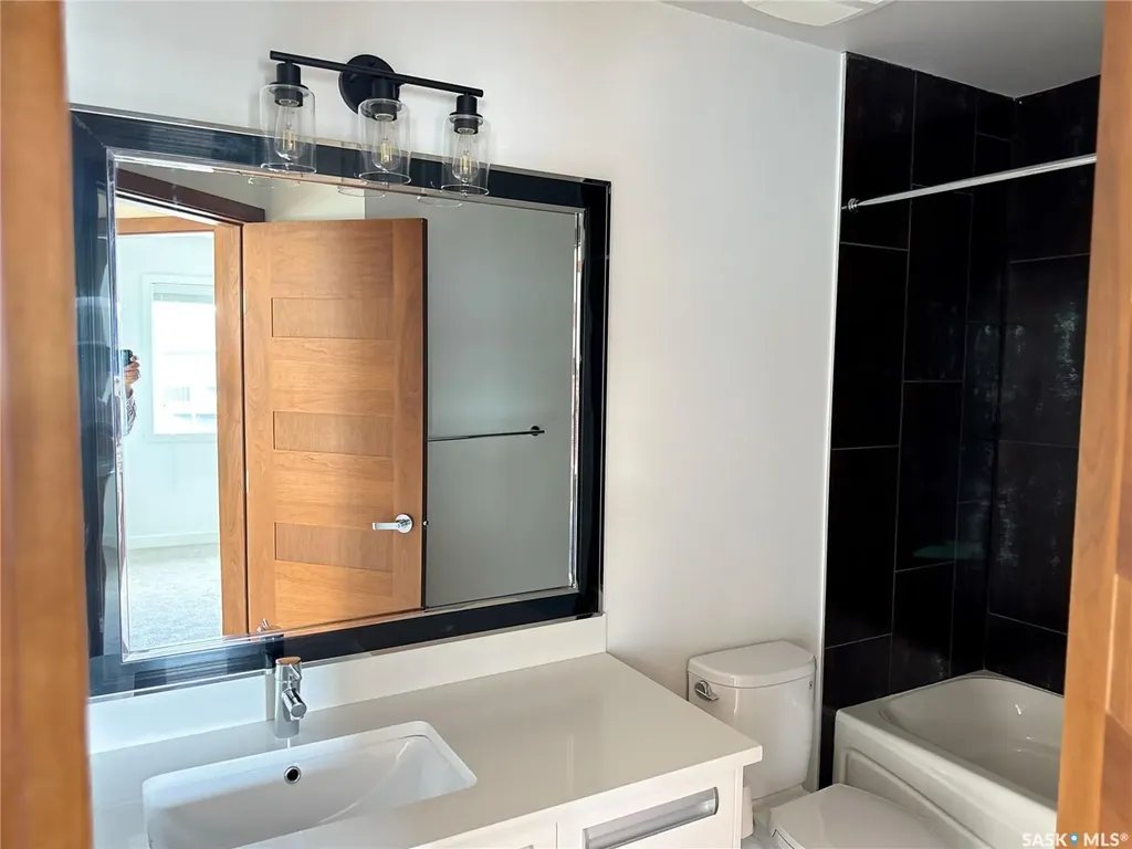 147 Tweed Lane Saskatoon SK S7V 0K1