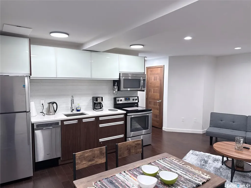 147 Tweed Lane Saskatoon SK S7V 0K1