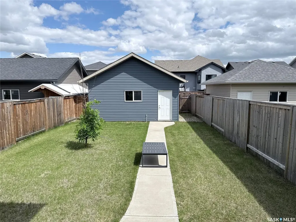 147 Tweed Lane Saskatoon SK S7V 0K1