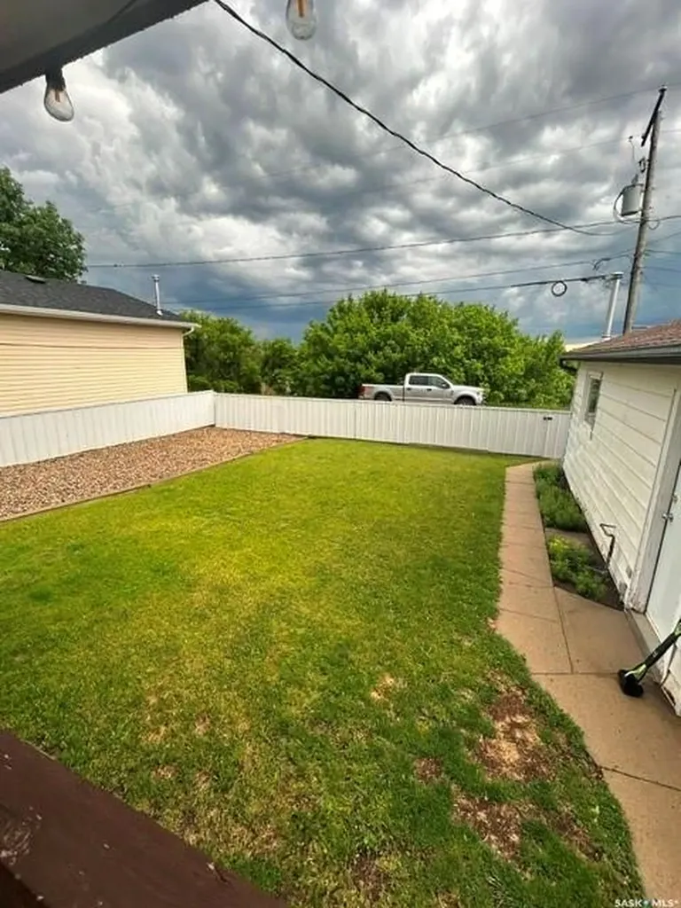 112 Mcdonald Road Estevan SK S4A 0B8