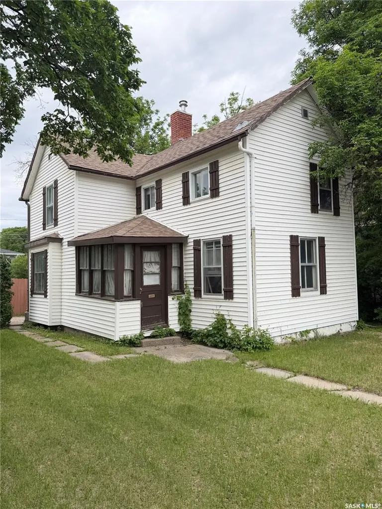 233 Herbert Street E Swift Current SK S9H 1M3