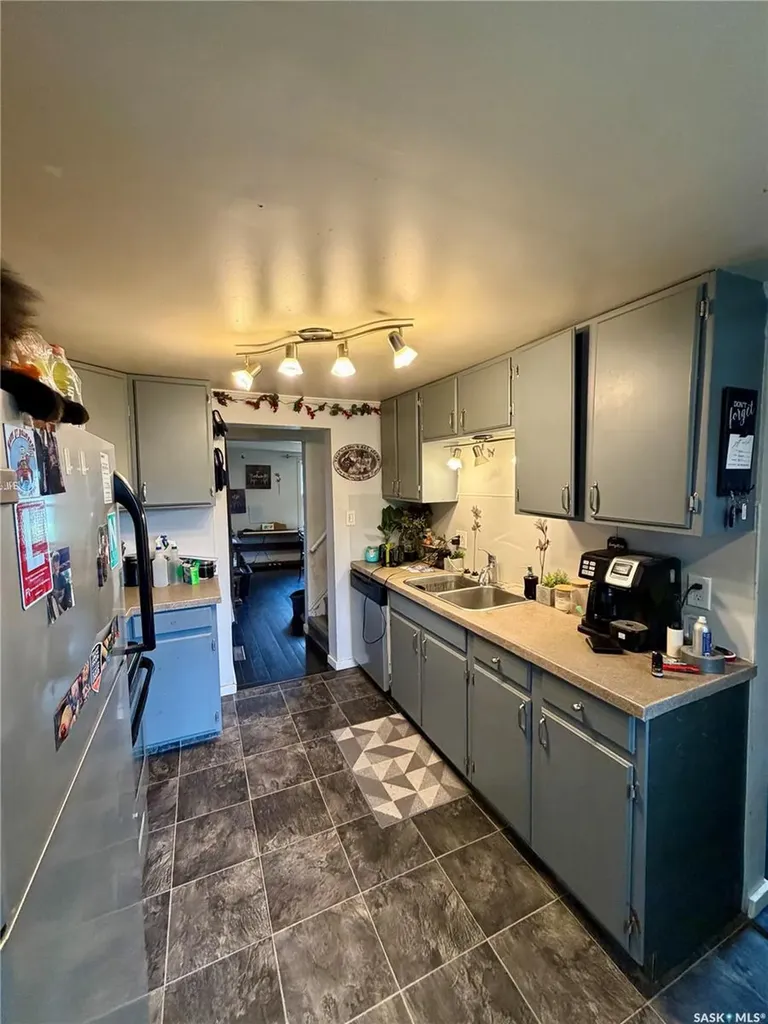 233 Herbert Street E Swift Current SK S9H 1M3