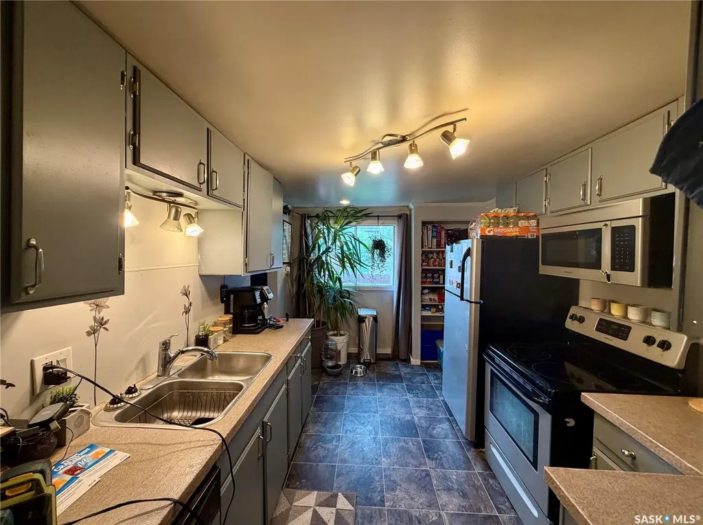233 Herbert Street E Swift Current SK S9H 1M3