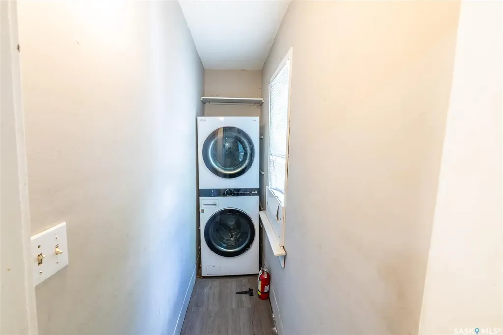 1205 1st Avenue NW Moose Jaw SK S6H 3N5