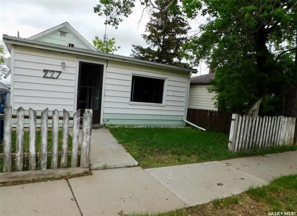 227 2nd Avenue E Assiniboia SK S0H 0B0