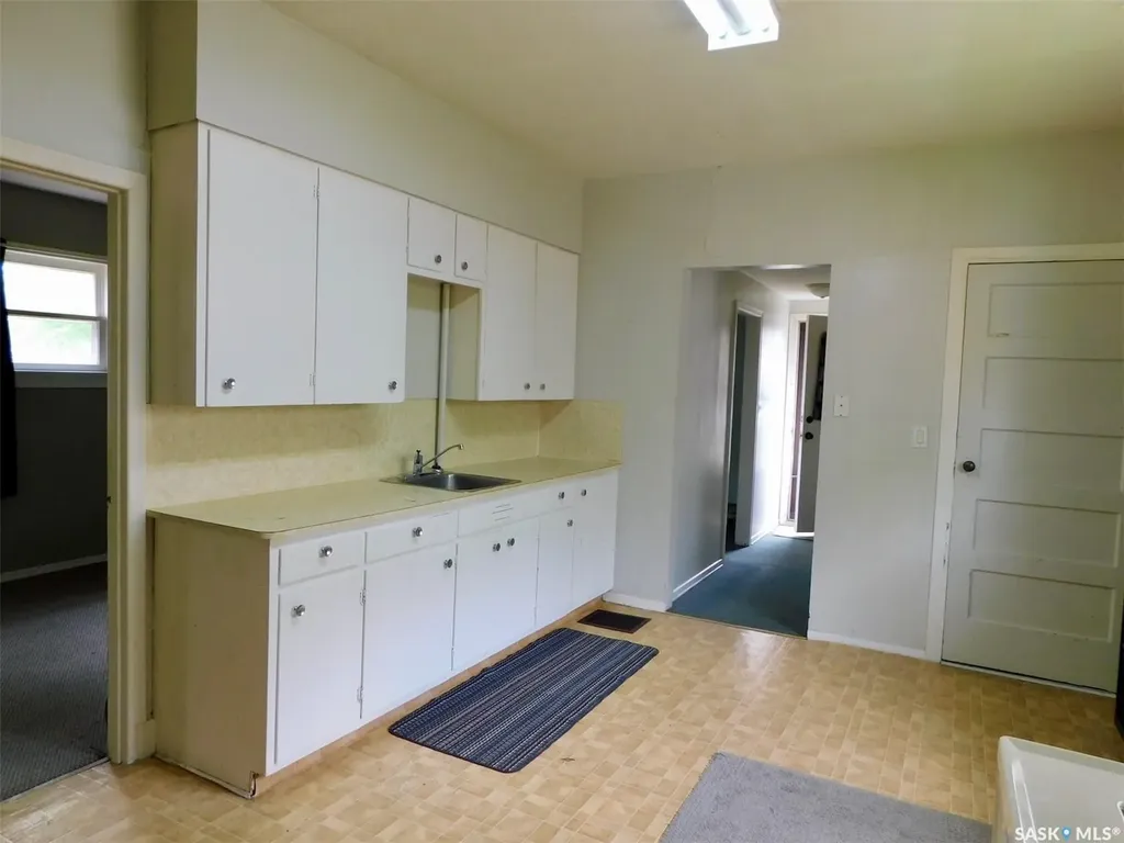 227 2nd Avenue E Assiniboia SK S0H 0B0