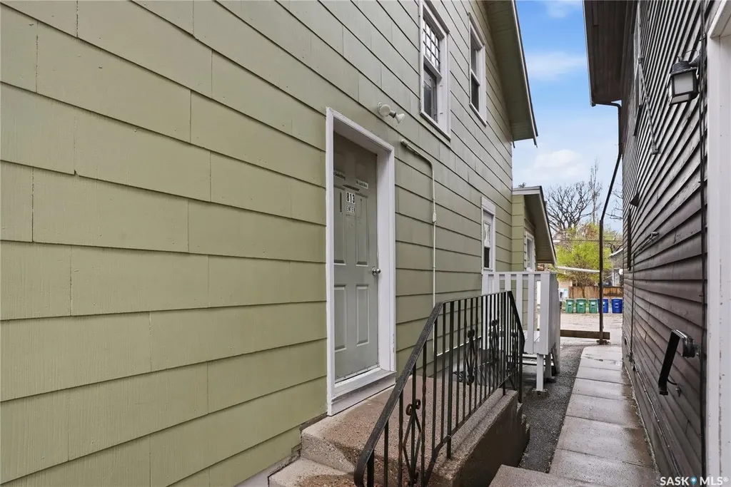 813 12th Street E Saskatoon SK S7N 0H7