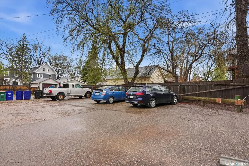813 12th Street E Saskatoon SK S7N 0H7