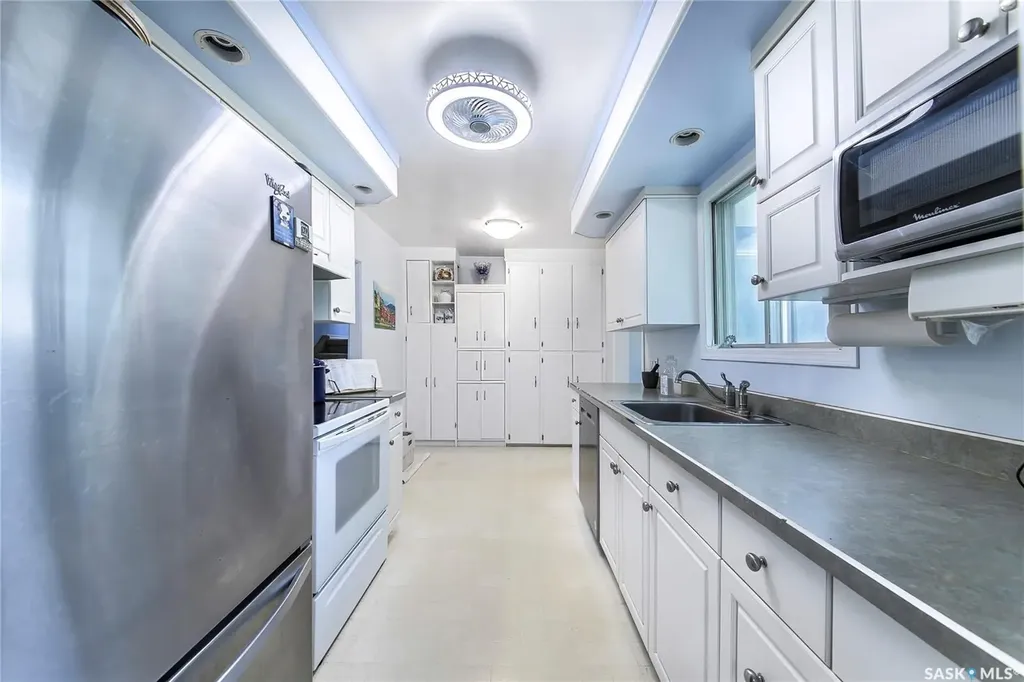 1313 N Avenue S Saskatoon SK S7M 2R2