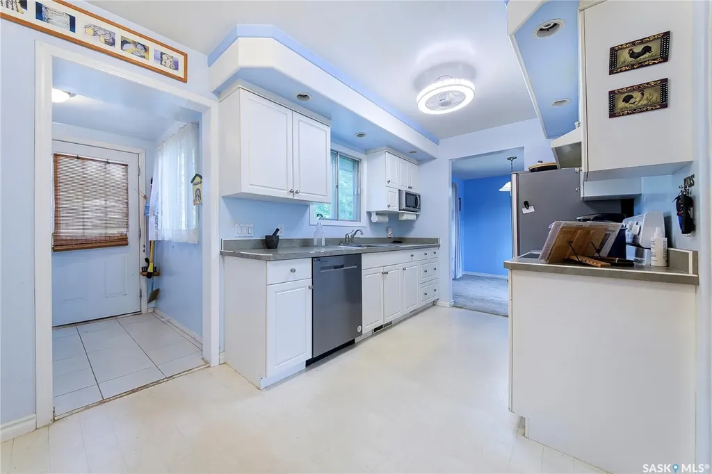 1313 N Avenue S Saskatoon SK S7M 2R2