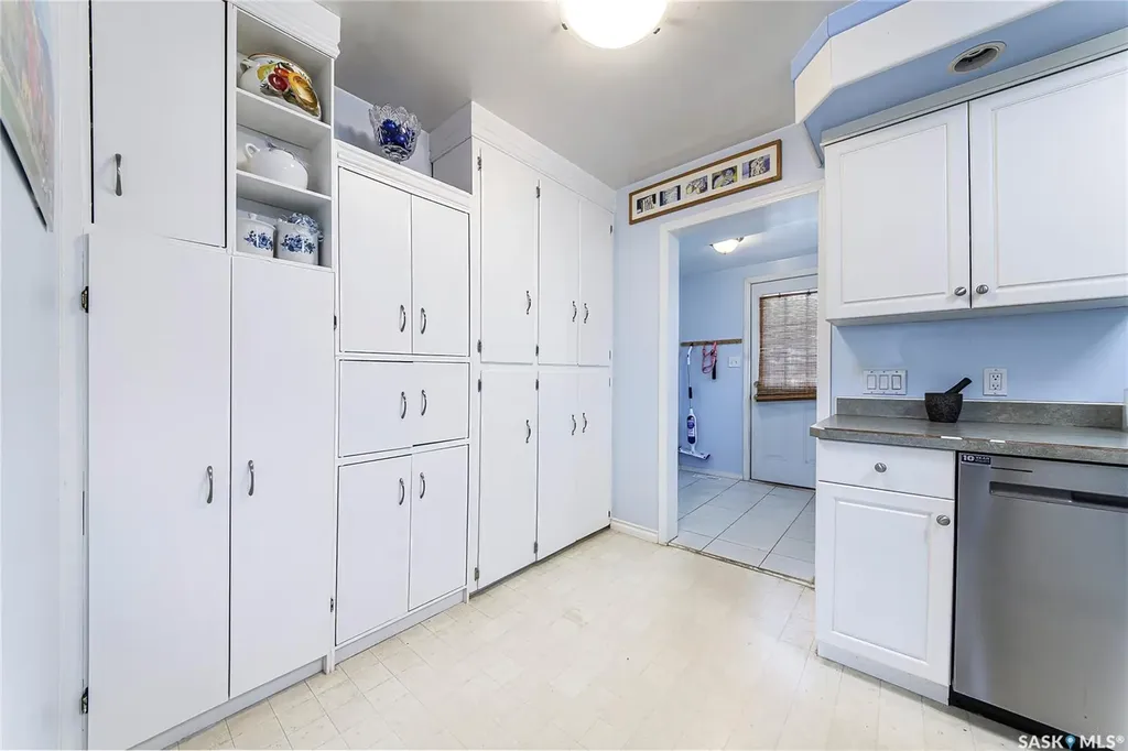 1313 N Avenue S Saskatoon SK S7M 2R2