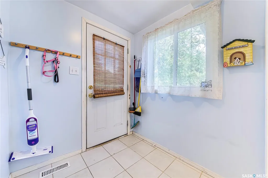 1313 N Avenue S Saskatoon SK S7M 2R2