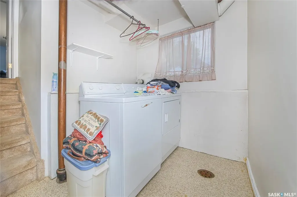 1313 N Avenue S Saskatoon SK S7M 2R2