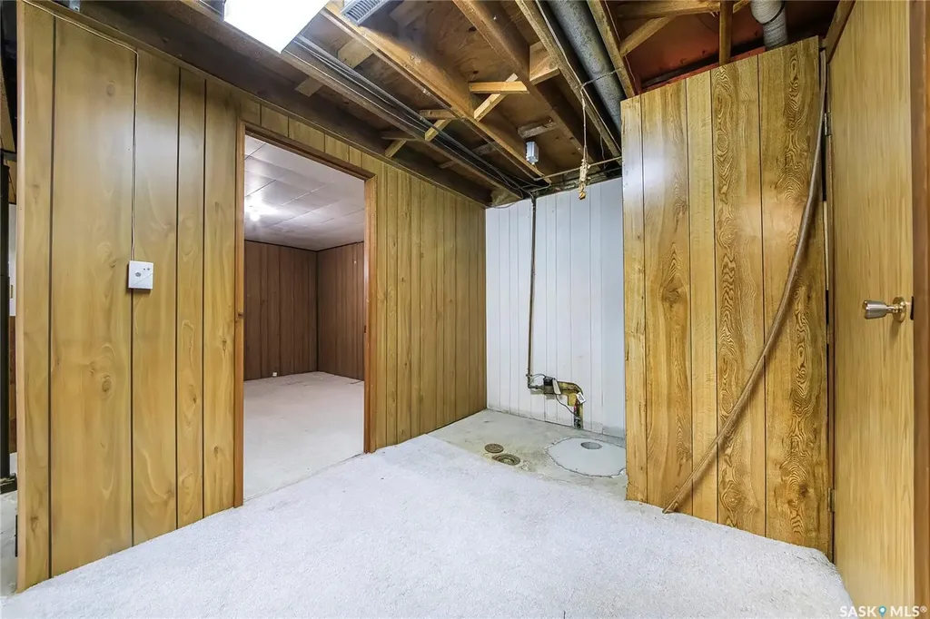 1313 N Avenue S Saskatoon SK S7M 2R2