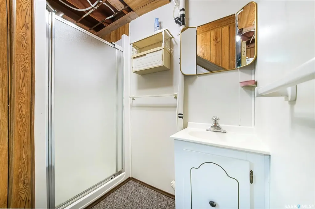 1313 N Avenue S Saskatoon SK S7M 2R2
