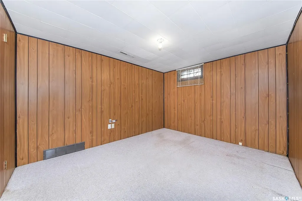 1313 N Avenue S Saskatoon SK S7M 2R2