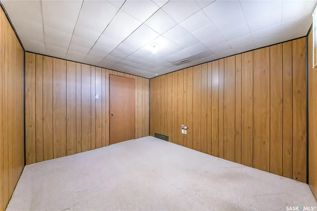 1313 N Avenue S Saskatoon SK S7M 2R2