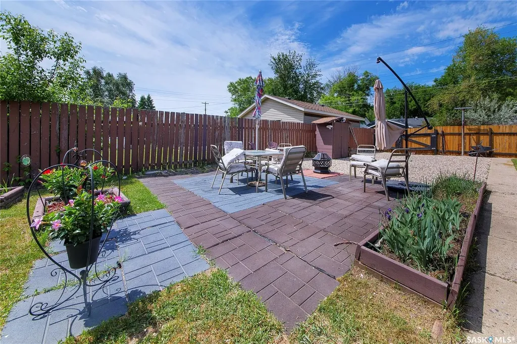 1313 N Avenue S Saskatoon SK S7M 2R2
