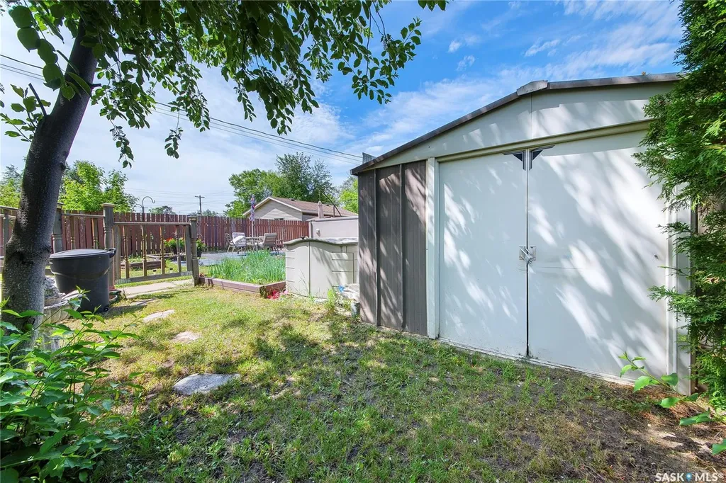 1313 N Avenue S Saskatoon SK S7M 2R2