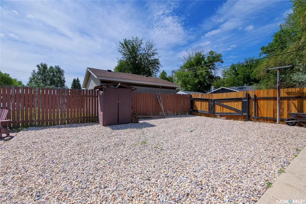 1313 N Avenue S Saskatoon SK S7M 2R2