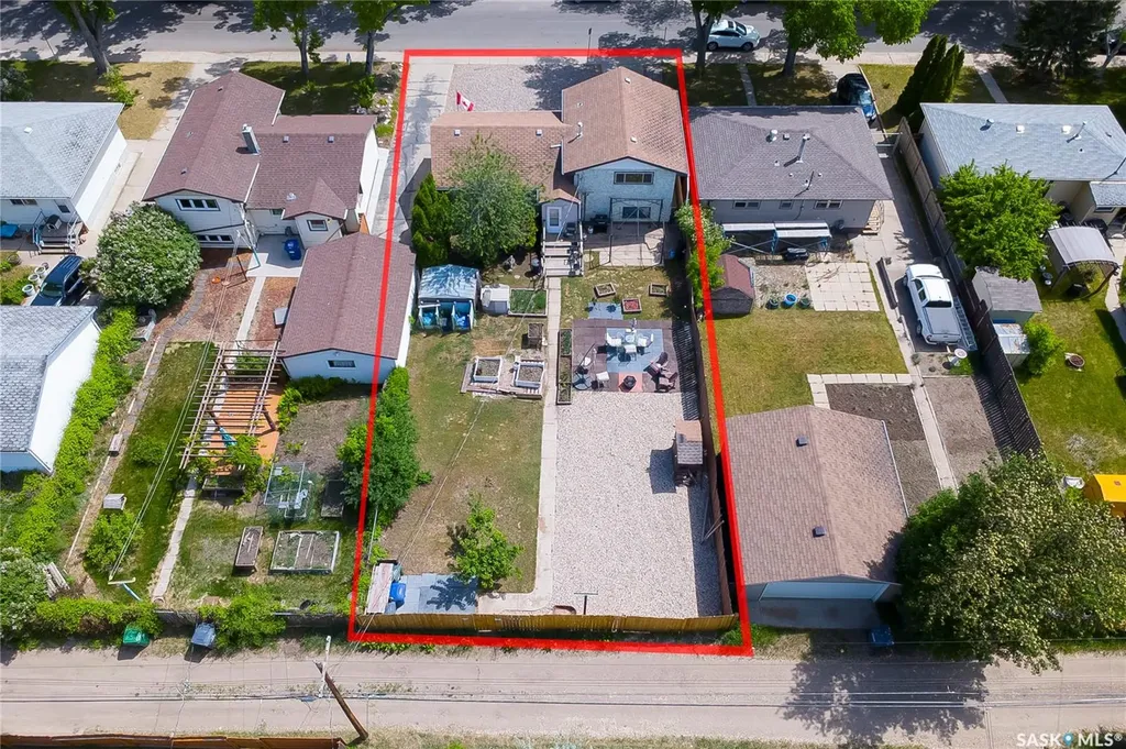1313 N Avenue S Saskatoon SK S7M 2R2
