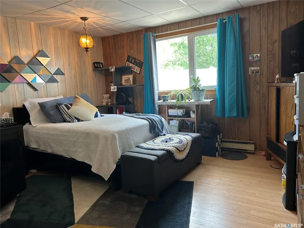 829 King Street Estevan SK S4A 1L2