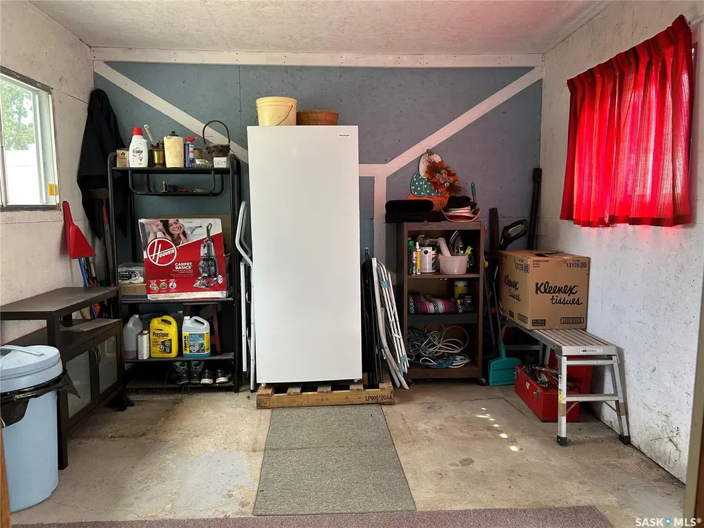 829 King Street Estevan SK S4A 1L2