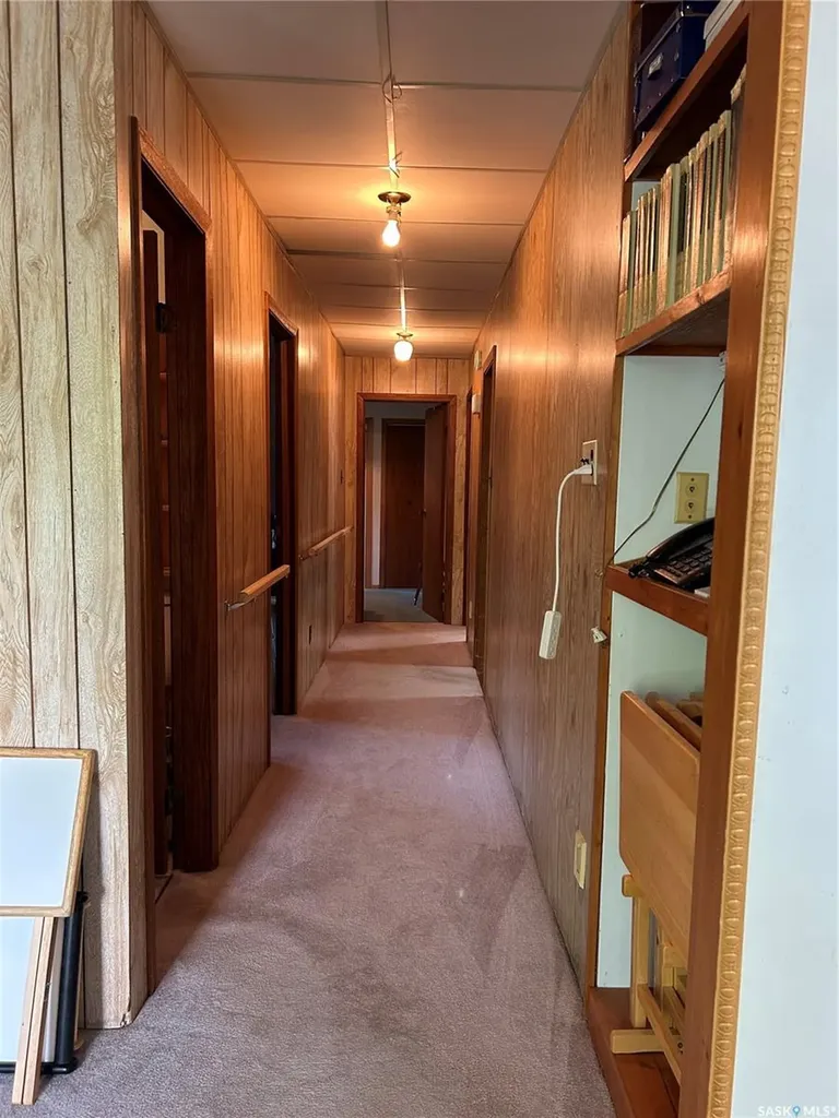 829 King Street Estevan SK S4A 1L2