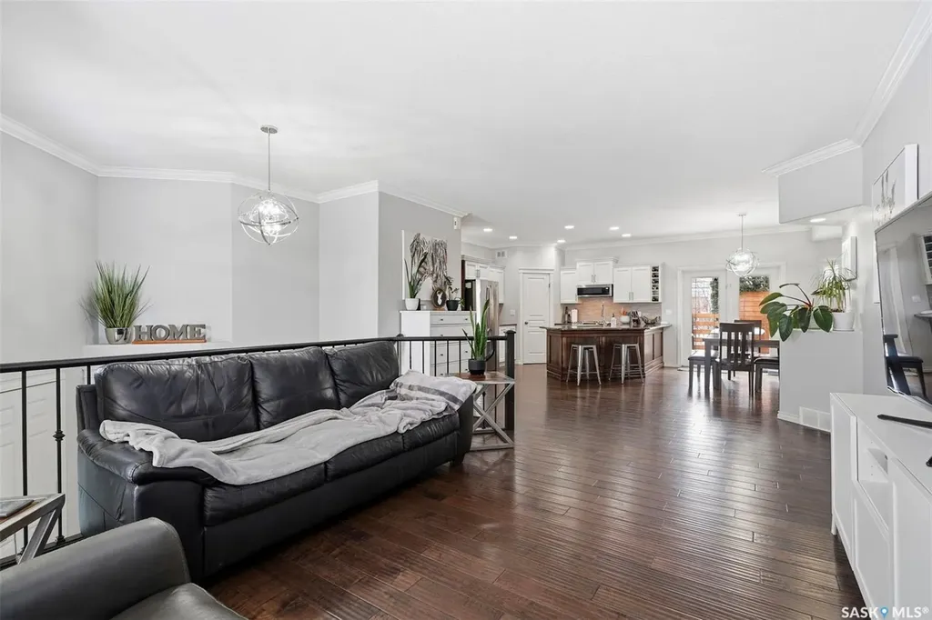 1031 Carr Crescent Saskatoon SK S7S 1L8