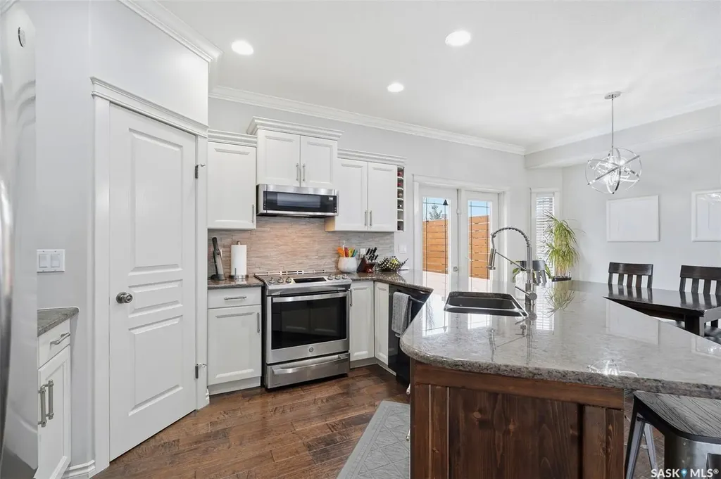 1031 Carr Crescent Saskatoon SK S7S 1L8