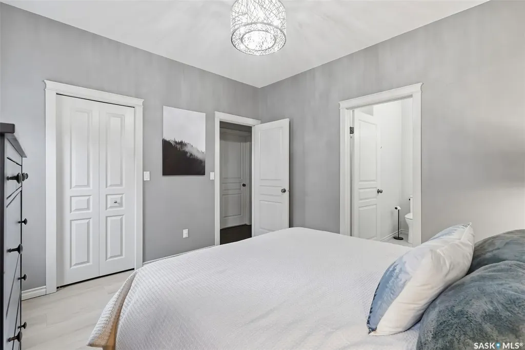 1031 Carr Crescent Saskatoon SK S7S 1L8
