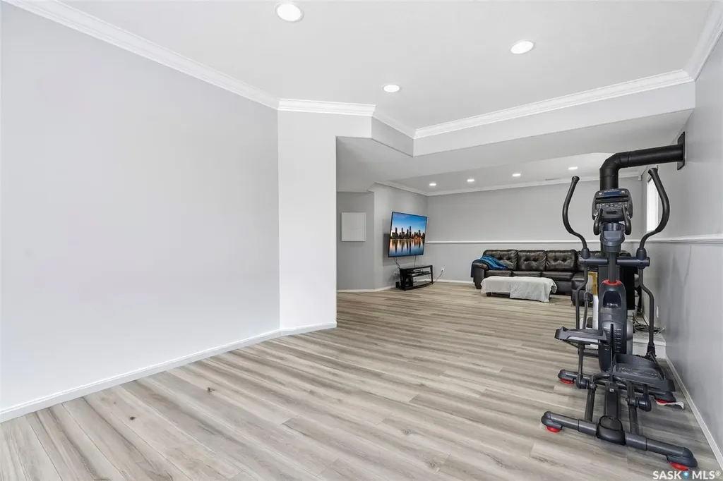 1031 Carr Crescent Saskatoon SK S7S 1L8