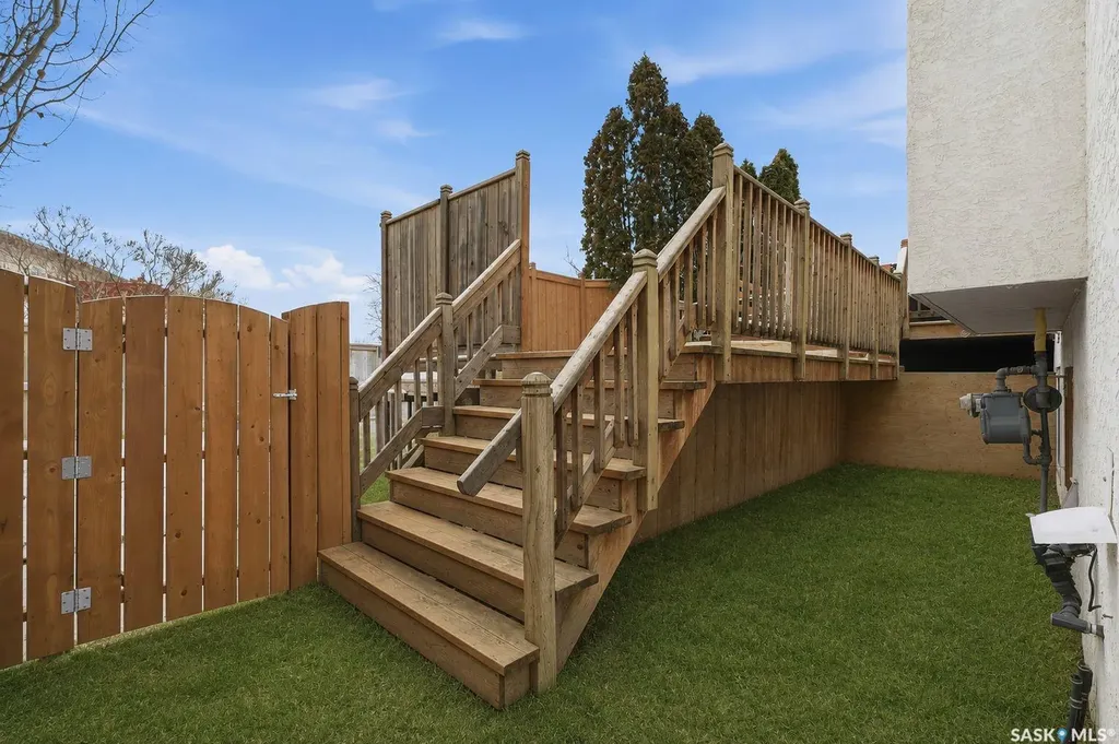 1031 Carr Crescent Saskatoon SK S7S 1L8
