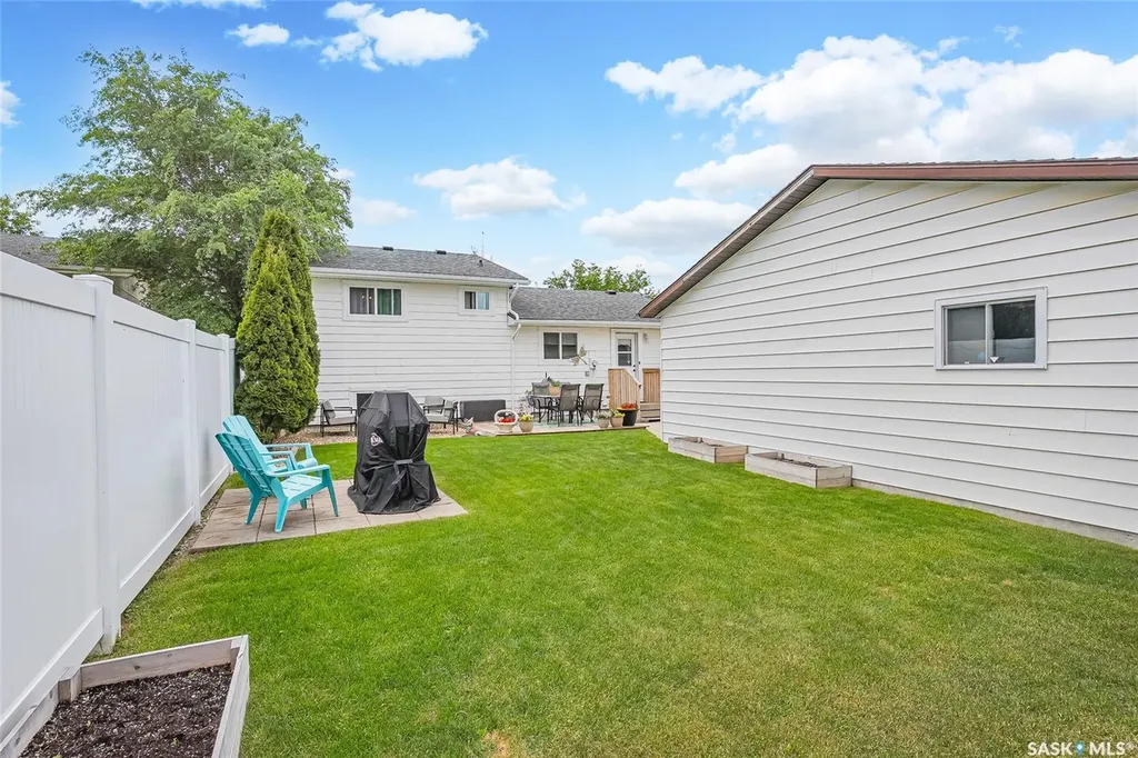 162 Makaroff Road Saskatoon SK S7L 6J9