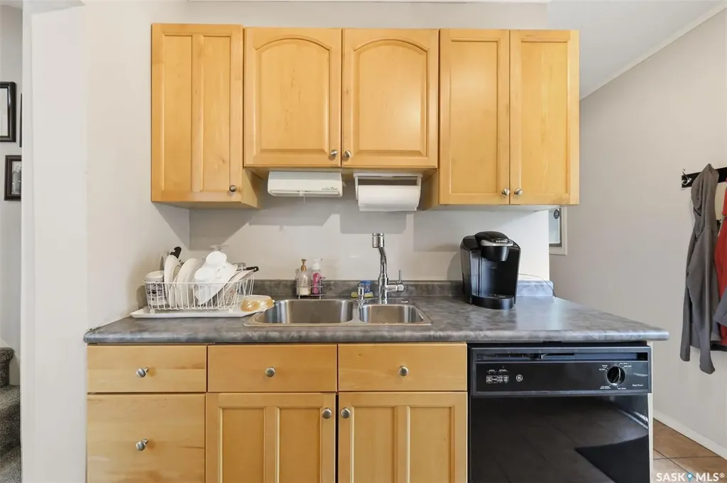 413 26th Street W Saskatoon SK S7L 0J1