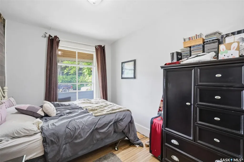 413 26th Street W Saskatoon SK S7L 0J1