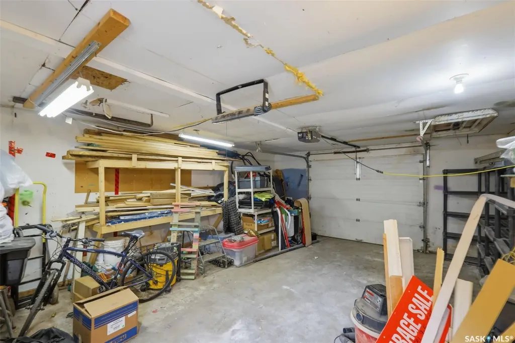 413 26th Street W Saskatoon SK S7L 0J1