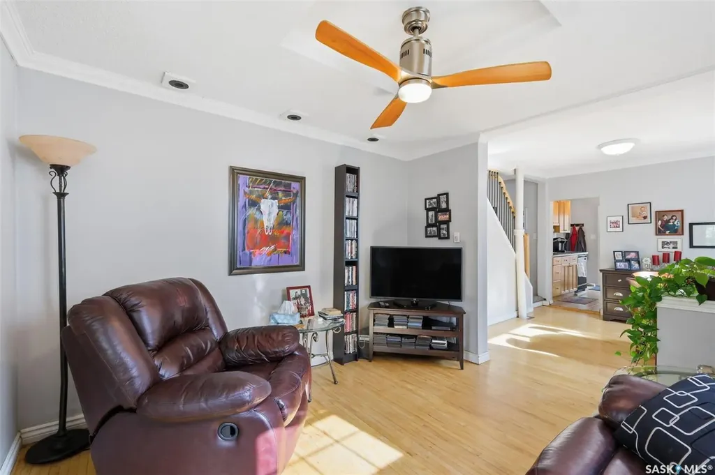 413 26th Street W Saskatoon SK S7L 0J1