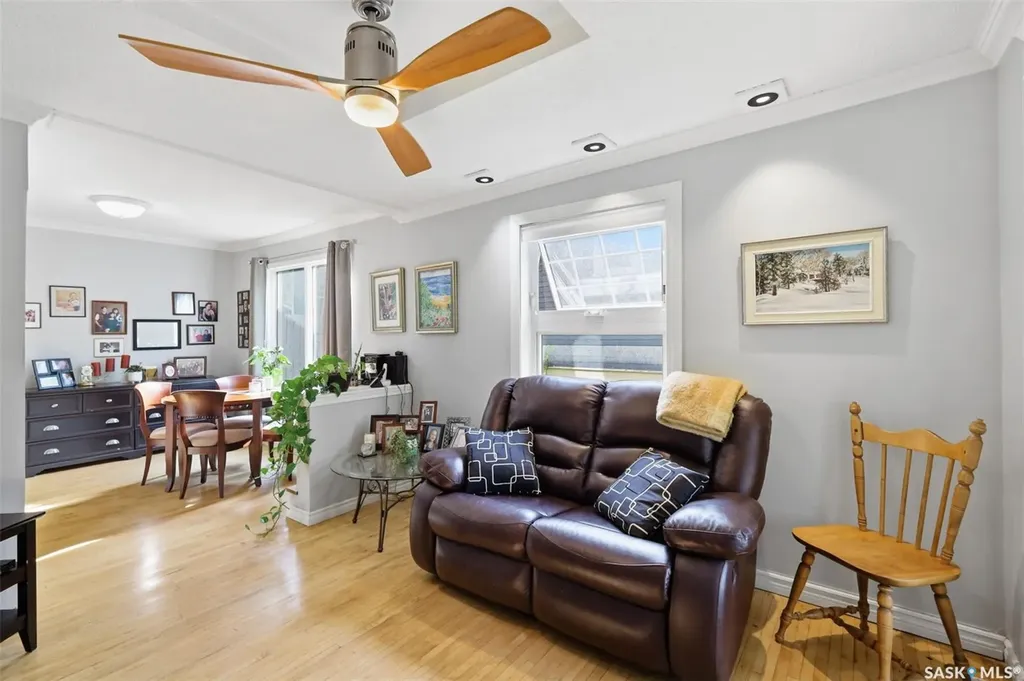 413 26th Street W Saskatoon SK S7L 0J1