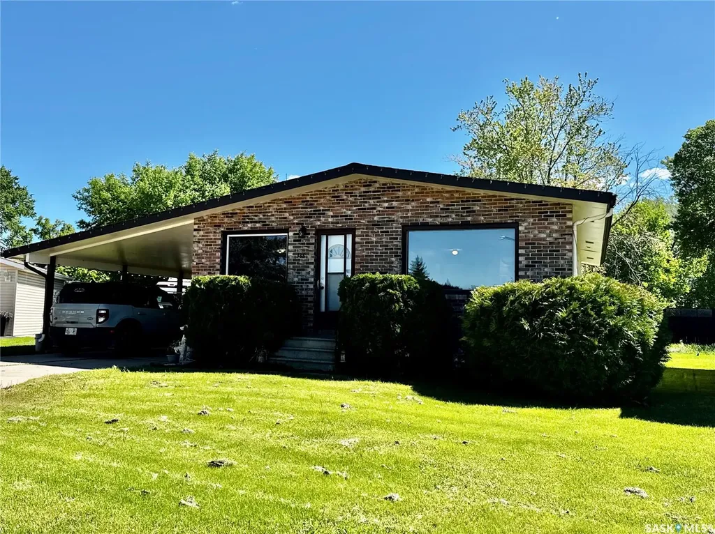 335 Wellington Park Road Yorkton SK S3N 3B5