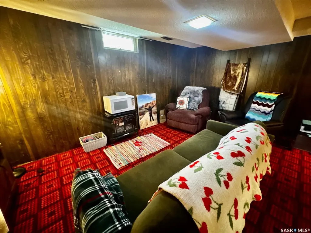 335 Wellington Park Road Yorkton SK S3N 3B5