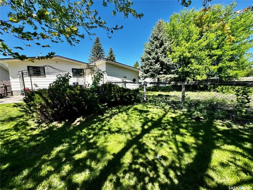 335 Wellington Park Road Yorkton SK S3N 3B5