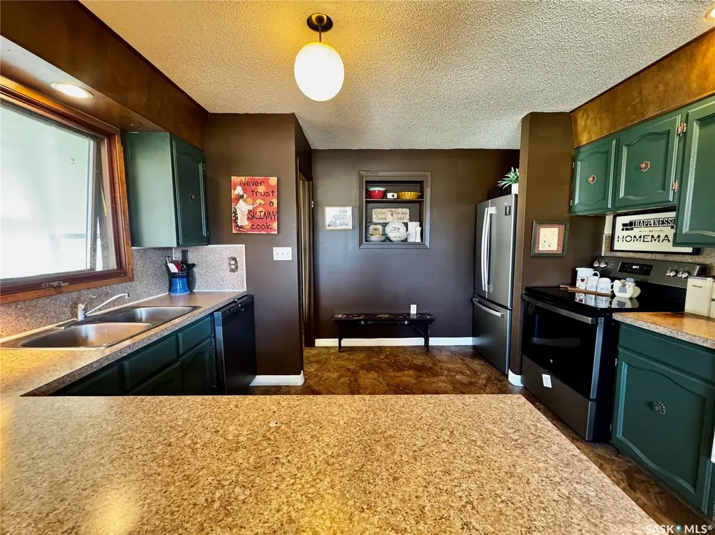 335 Wellington Park Road Yorkton SK S3N 3B5