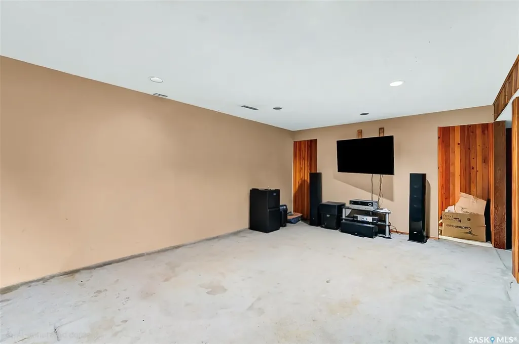 3421 Harrington Street Saskatoon SK S7H 3Y3