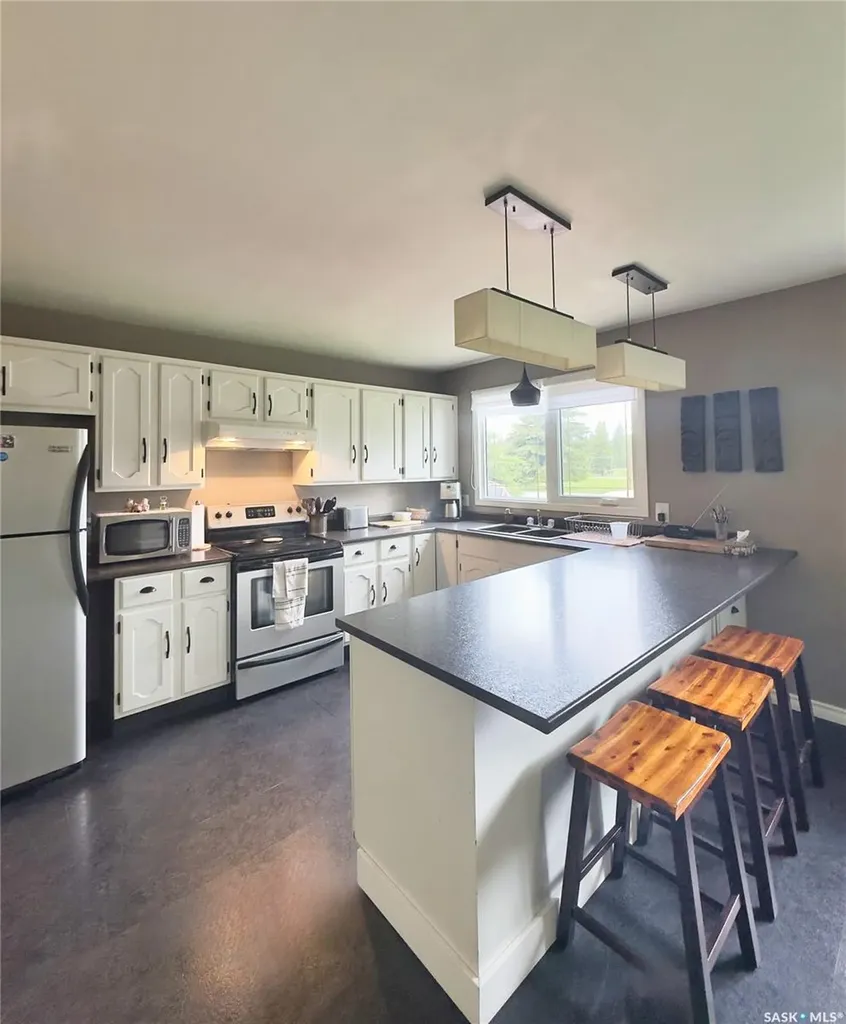 4010 1st Avenue E Waldheim SK S0K 4R0