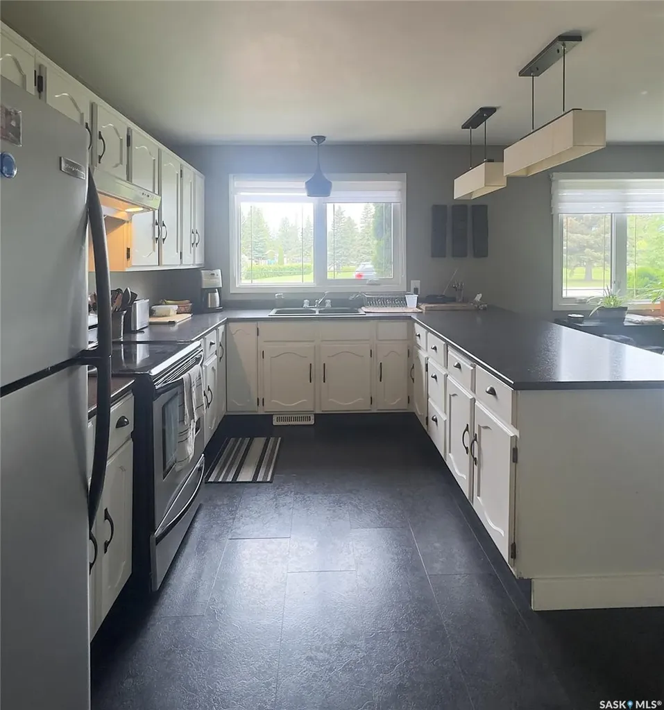 4010 1st Avenue E Waldheim SK S0K 4R0
