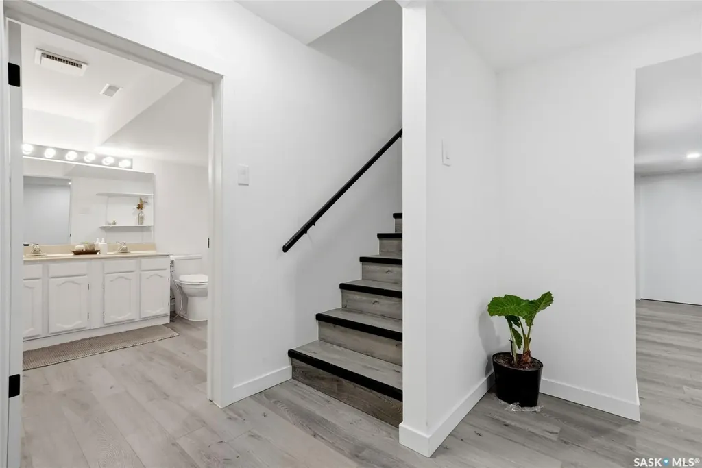 1719 Boyd Street E Regina SK S4V 1S5