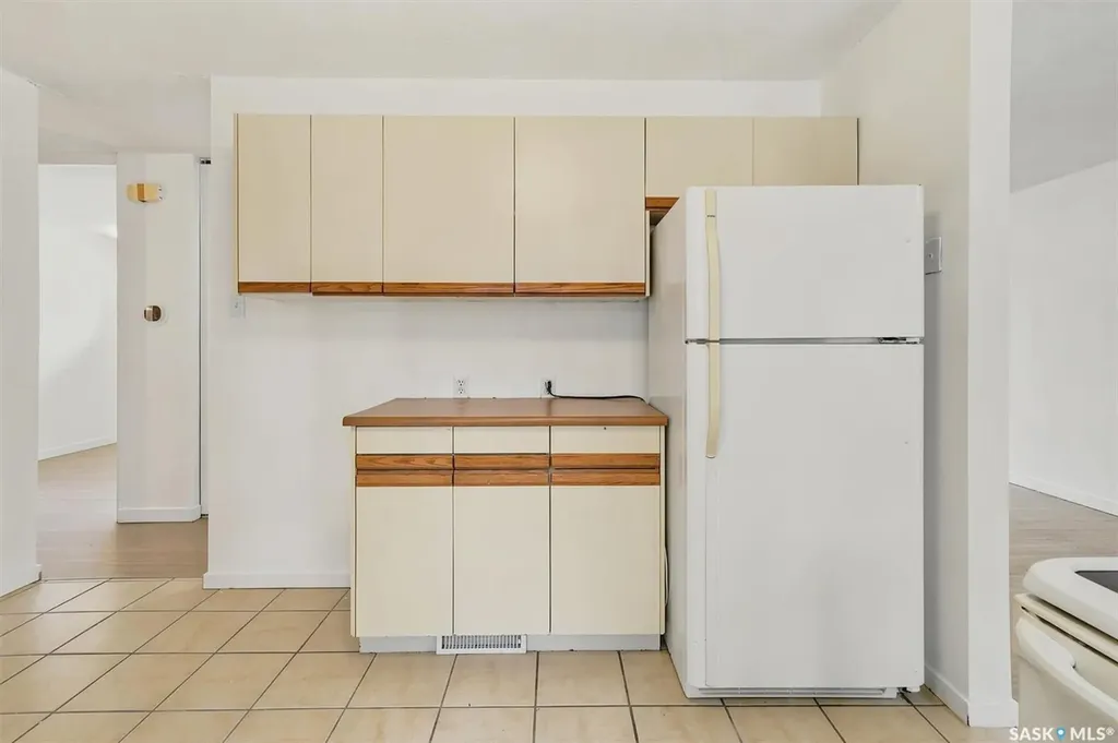 99 Lindsay Drive Saskatoon SK S7H 3E4