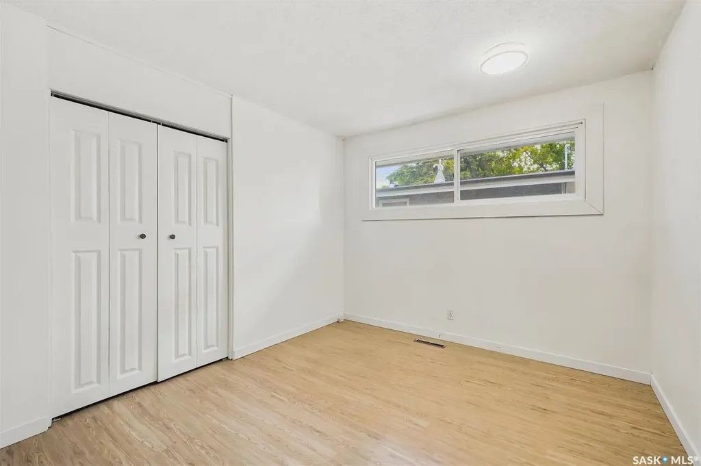 99 Lindsay Drive Saskatoon SK S7H 3E4